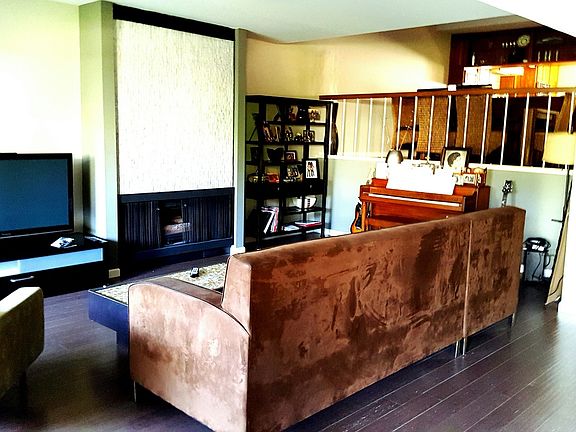 2nd image of 13216 Admiral Ave Unit D