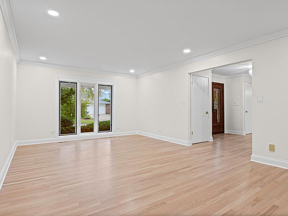 5th image of 4319 Phyllis Dr