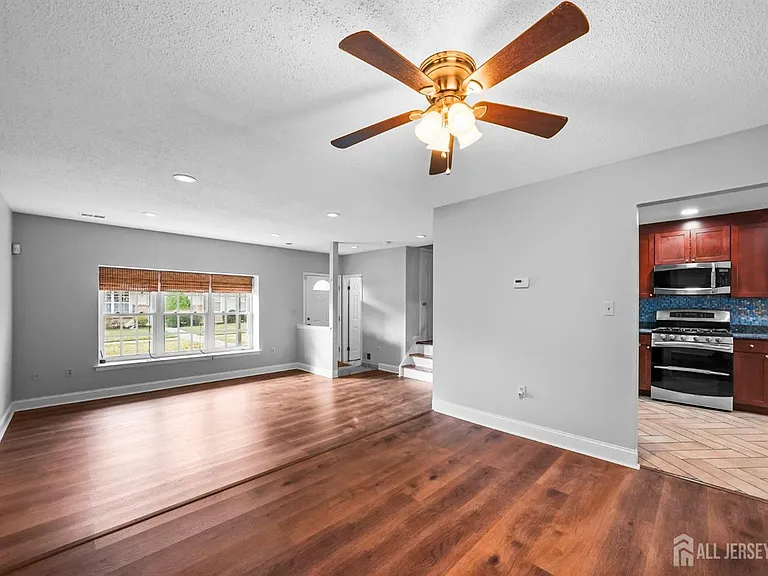 34 Sassafras Ct — Photo 7