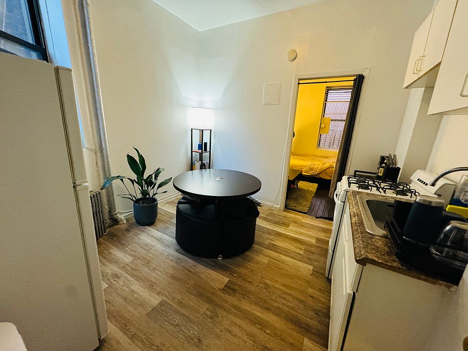 1st image of 160 1st Ave APT 3A