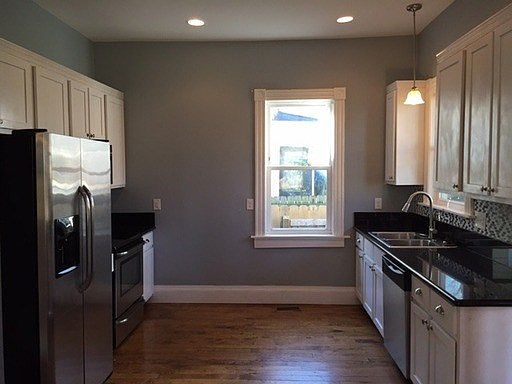 4th image of 2402 Lamb Ave