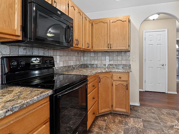 4th image of 8111 W Elm Brook St