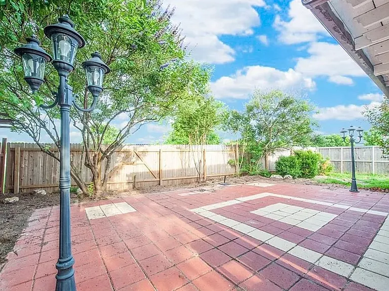 21007 Godolophin Ct — Photo 8