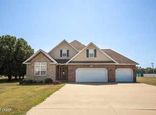 1403 E 7th St, Lamar, MO 64759