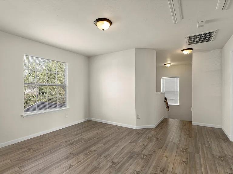 14106 Kinsbourne Ln — Photo 19