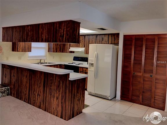 3rd image of 8606 Indies Dr