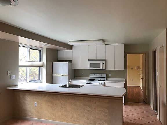 5th image of 1655 Oakwood Dr #211