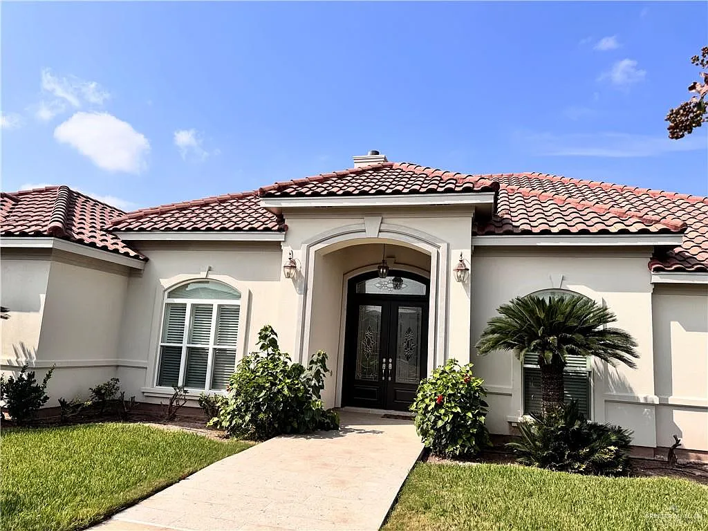 3 bed, 3.0 bath, 3122 sqft, $4,900 — Photo 2
