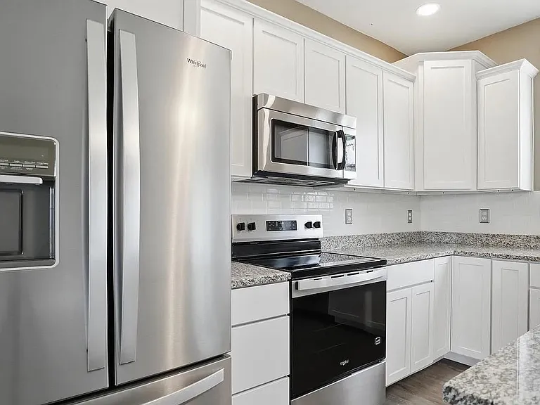 182 Hudson Blvd — Photo 12