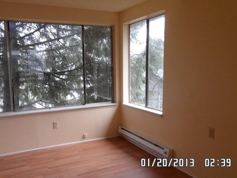 2428 E Grand Ave #3 — Photo 2