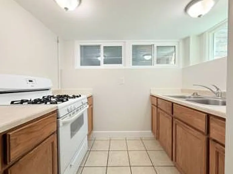 652 E Roosevelt Ave — Photo 6