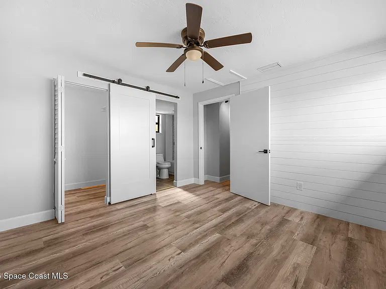 111 Columbia Dr — Photo 24