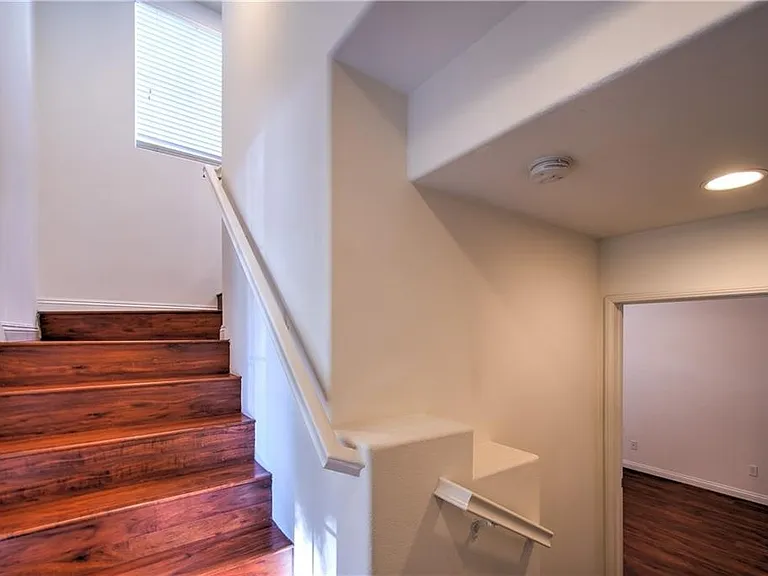 8 Silvermaple — Photo 11