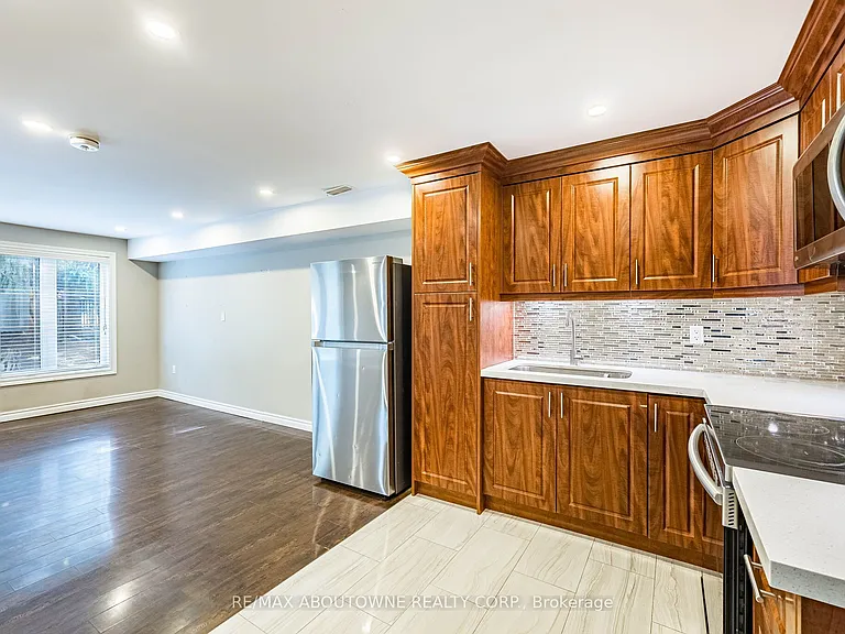 22 Ryan St #BASEMENT — Photo 9