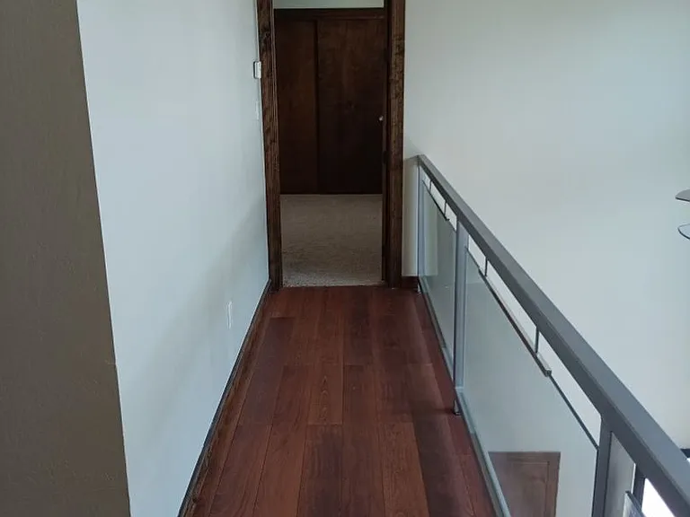 915 Edith Blvd NE — Photo 9