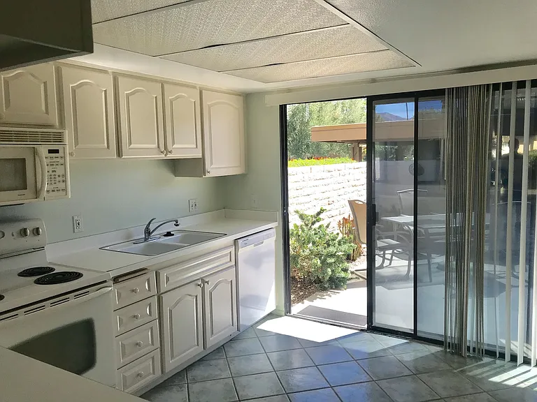 2273 Los Patos Dr — Photo 3