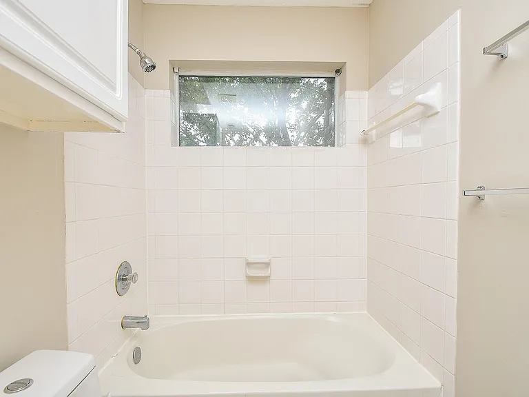 215 Windrift Ct — Photo 25