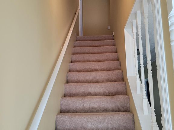 2nd image of 459 Oakmont Dr
