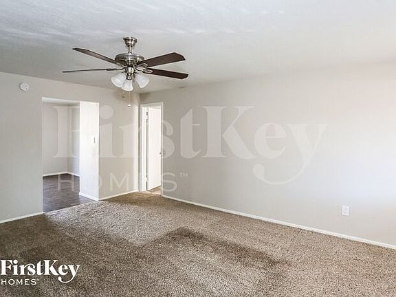 4th image of 3922 E Willow Ave