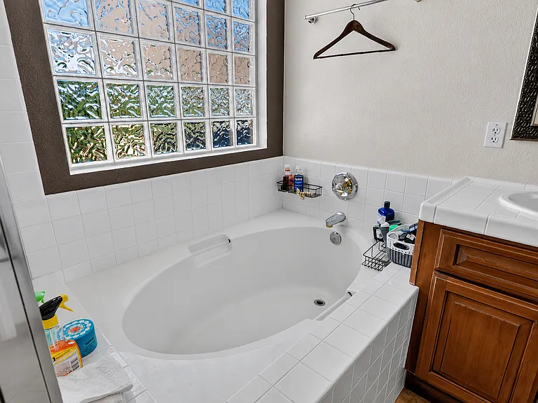 1528 Knoll Park Gln — Photo 20