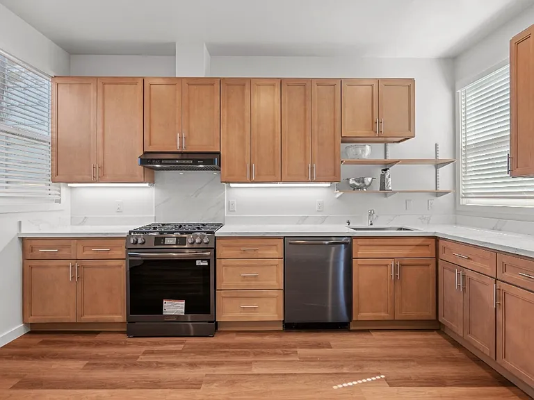 558 Natoma St #558A — Photo 11