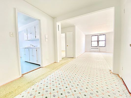 3rd image of 86-05 Queens Blvd #7P