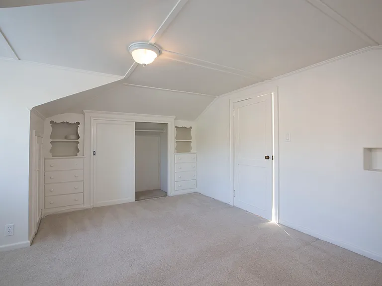 1344 Torrey Pines Rd — Photo 24