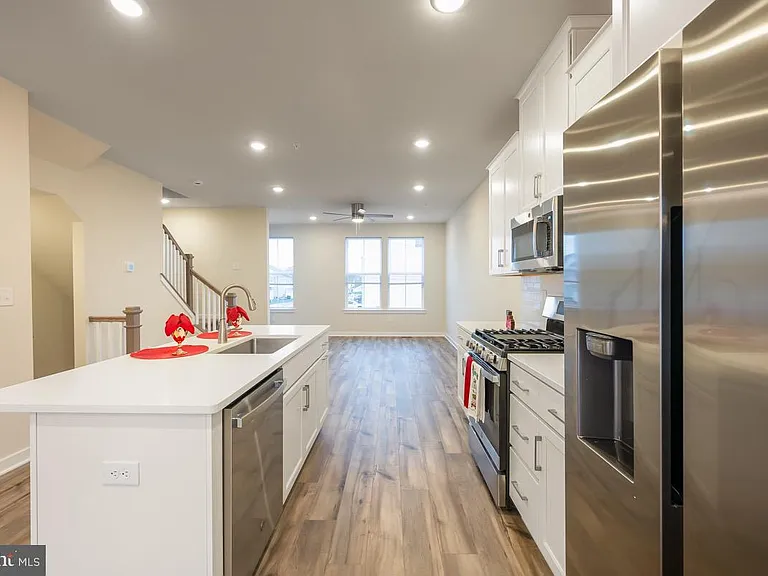 923 Magnolia Ln — Photo 11