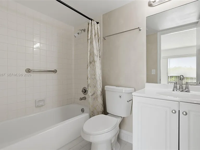 301 SW 135th Ave #415C — Photo 10