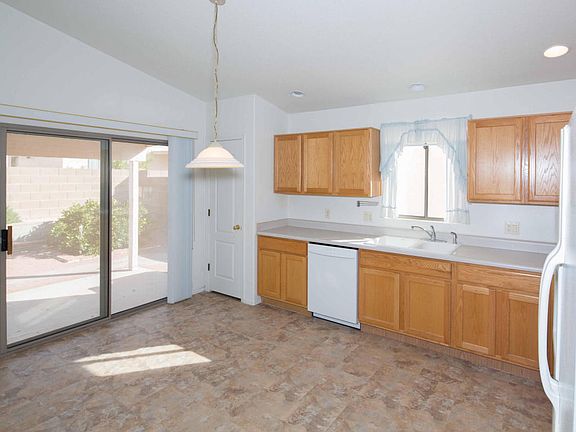 3rd image of 2649 W Cezanne Cir