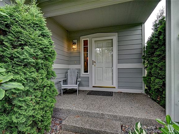 3rd image of 3710 180th St E