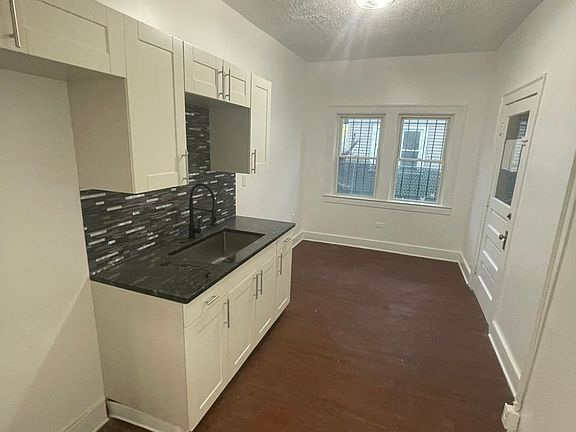 3rd image of 395 E 152nd St #3