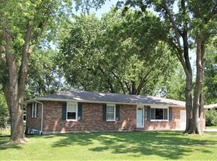 101 Meadow Ln, Hallsville, MO 65255