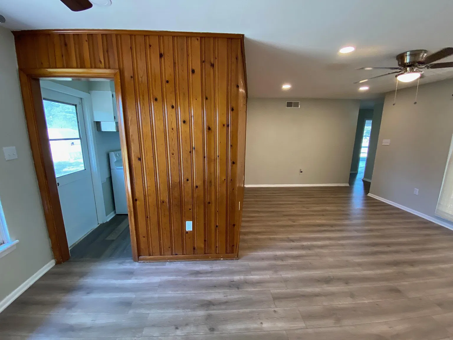 3 bed, 1143 sqft, $1,720 — Photo 2