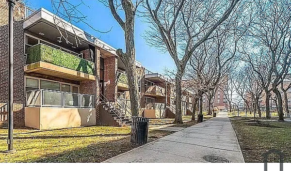 2 bed, 836 sqft, $3,200 — Photo 2