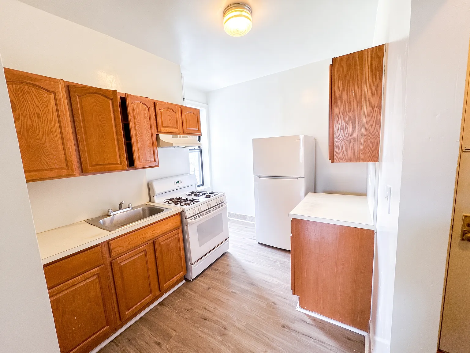 45 Bay 28th Street — Photo 3