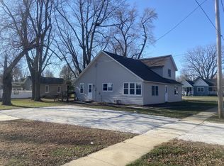 108 W Wood St, Colfax, IL