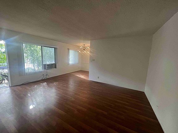 4th image of 1133 N Ogden Dr APT 1