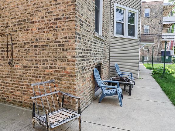 3rd image of 3717 N Wolcott Ave #2
