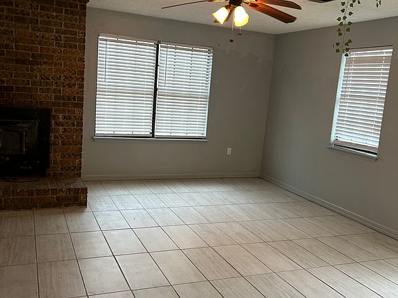 3rd image of 121 Grant 167062 St #167062
