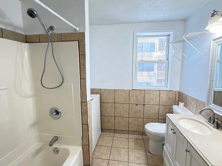 3134 6th Ave #3 — Photo 7