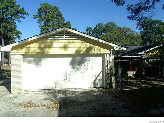 3rd image of 2017 S Brookwood Dr
