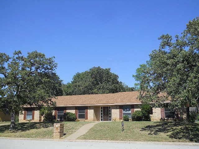 1st image of 609 Donna Ln