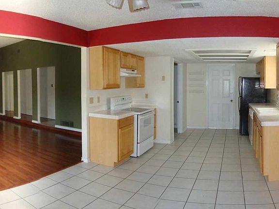 2nd image of 703 S Roy Reynolds Dr