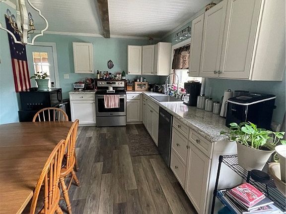 4th image of 403 Highland Ave