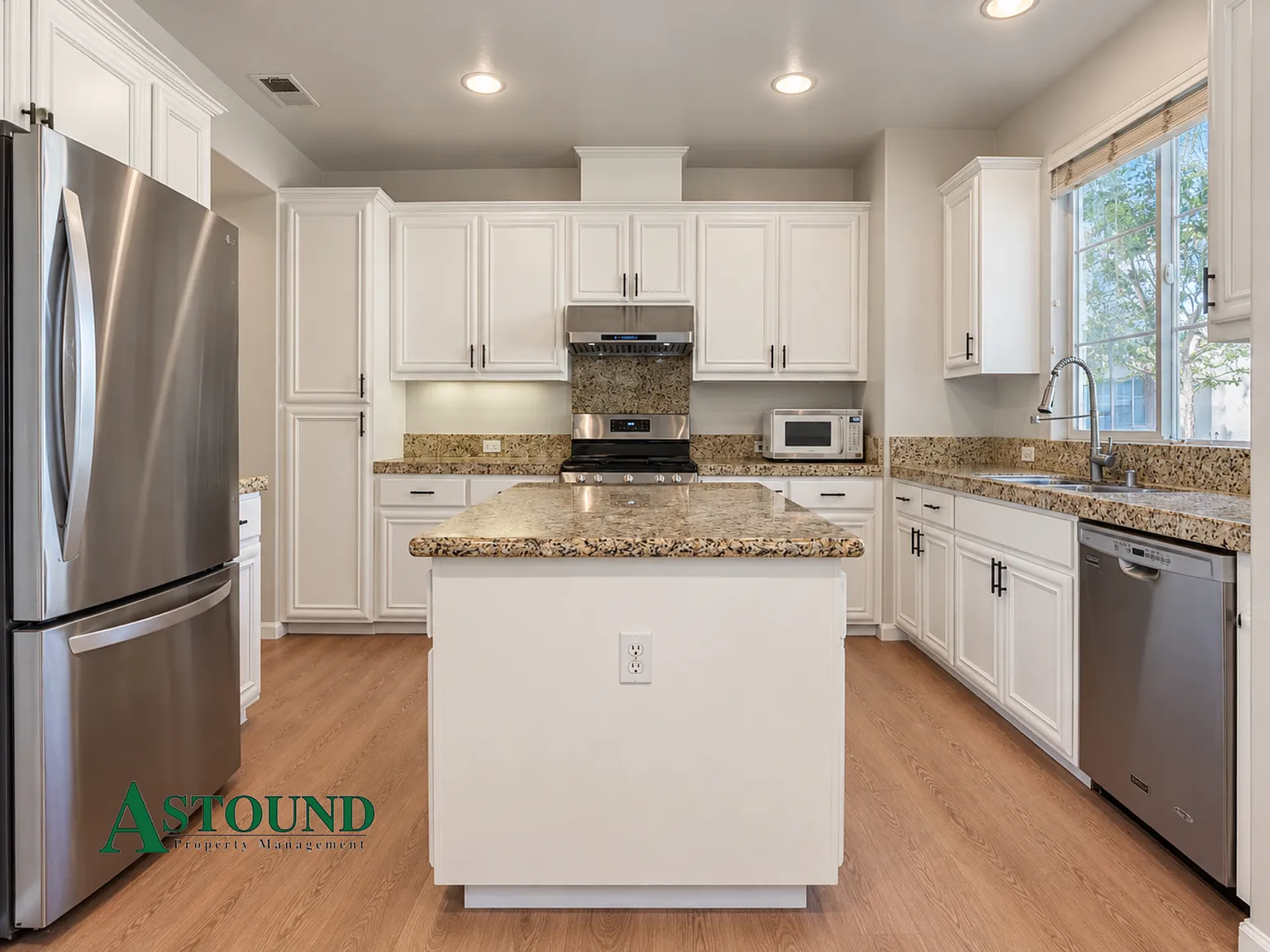 1041 Cedarwood Loop — Photo 2