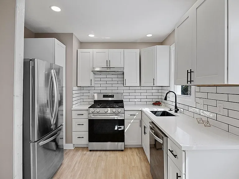 529 Spruce St — Photo 20