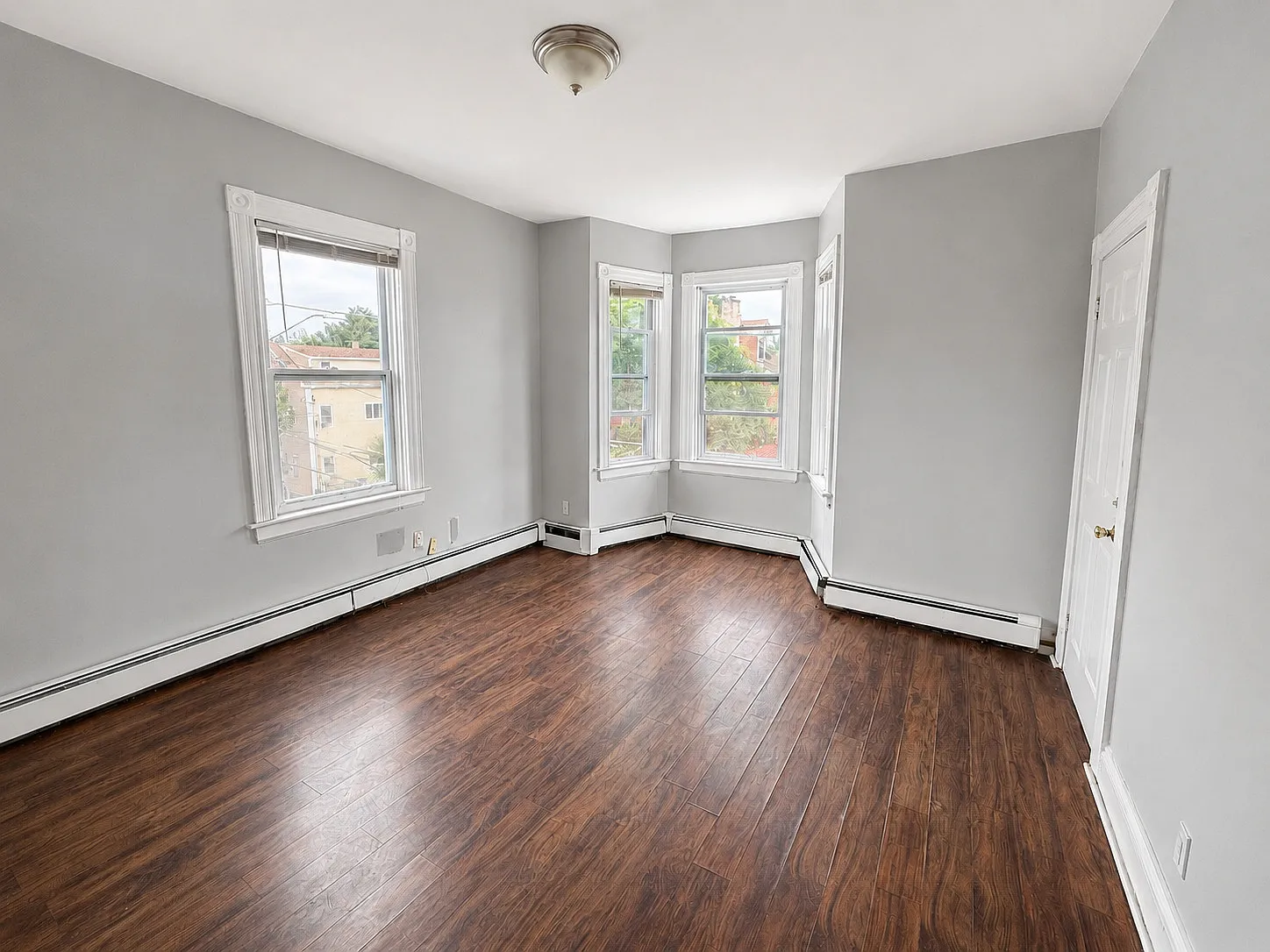 74 Sutton St — Photo 3