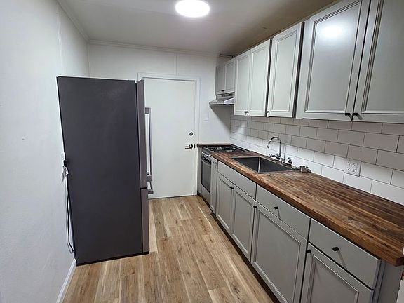 4th image of 1112-1118 Continental St