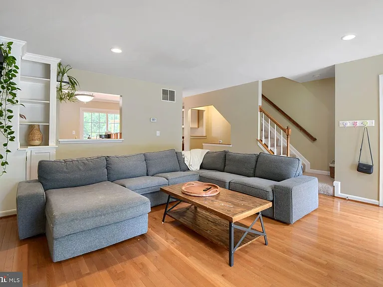 26 White Pine Ct — Photo 2